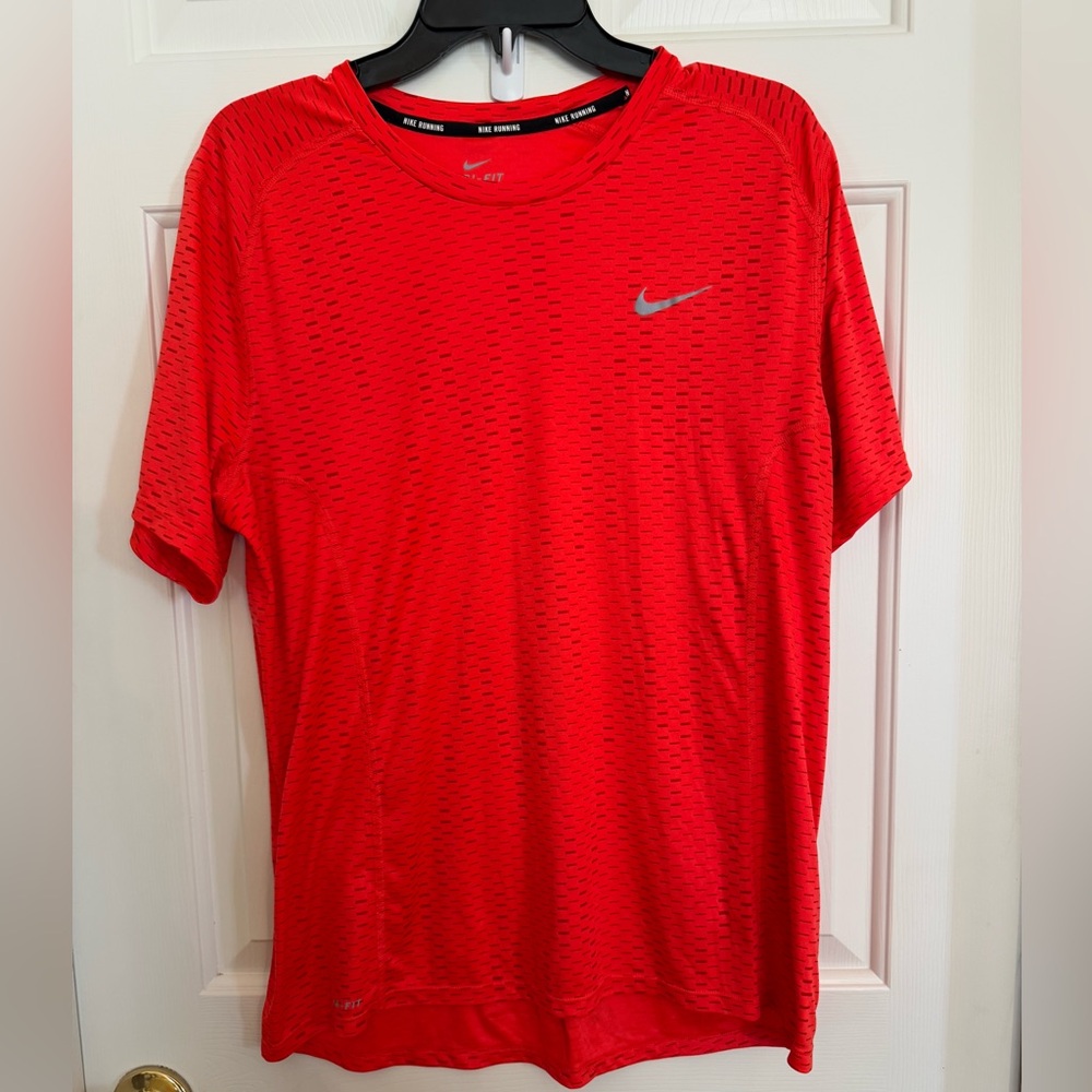 Men’s Nike Dri-Fit Running Shirt Reflective Stretch Orange Red Size Large.